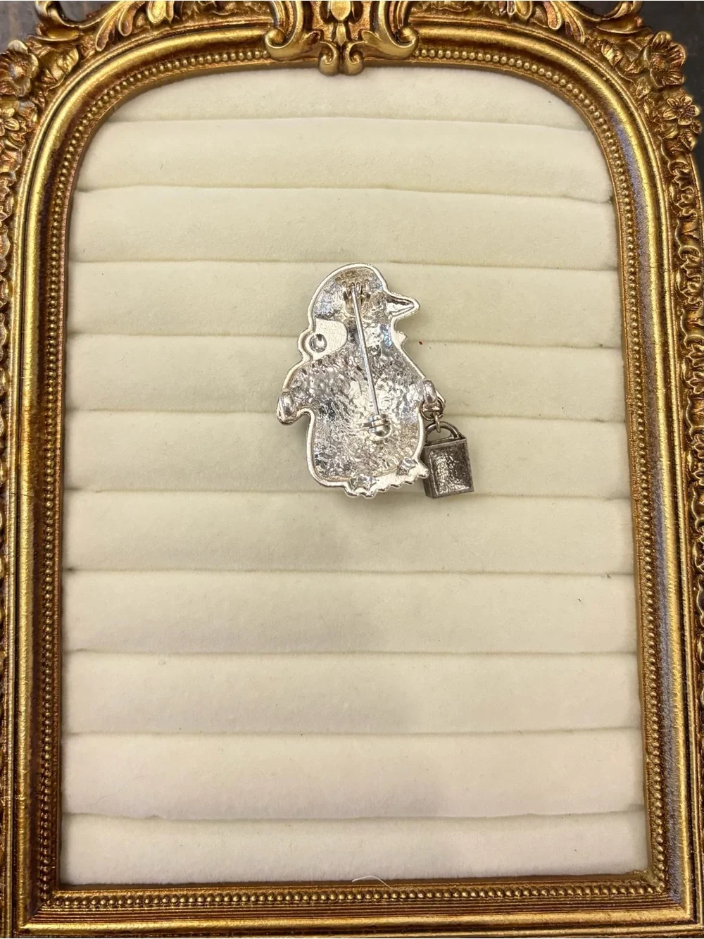 Christmas Penguin Holding Gift‎ Bag Rhinestone Vintage Silver Brooch Pin